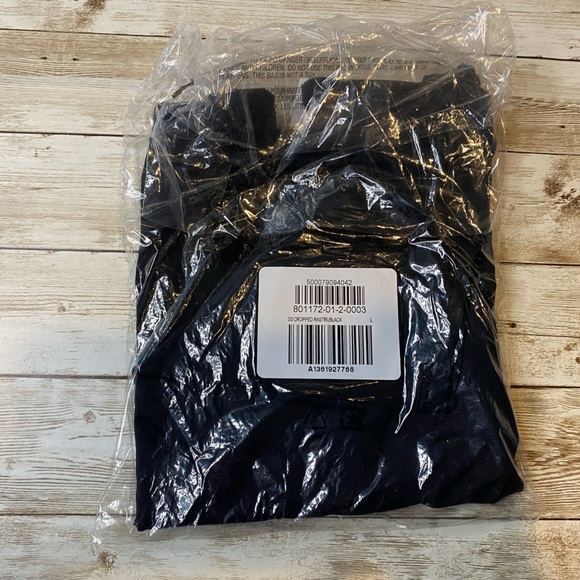 🆕 GAP Women’s Cropped Swim Short Sleeve Rash Guard Rashguard Black Large 12/14 - Picture 8 of 12